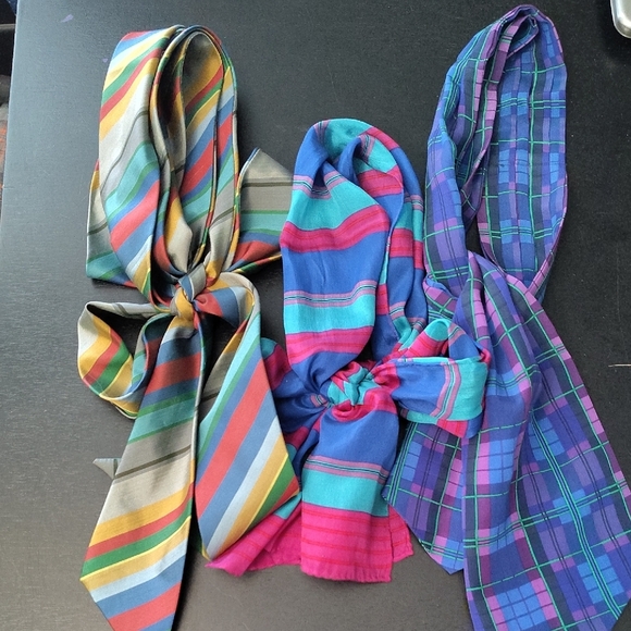 Bundle Lot Of 3 Head Or Neck Scarves Various Sizes Vintage - Picture 1 of 6